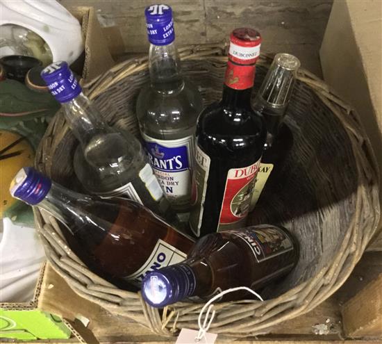 Basket & 6 bottles of spirits